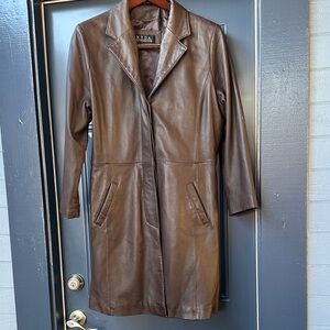 NYDA Vintage Women's Brown Leather Trench Coat. Size Large. 2 pocket